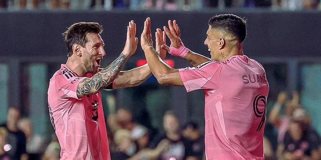 رسميًا.. سواريز مستمر مع ميسي لعام إضافي