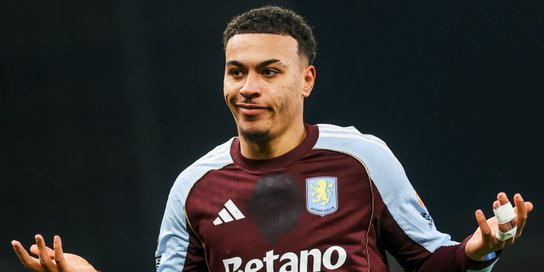 مانشستر يونايتد يسقط امام استون فيلا في الدوري الانجليزي