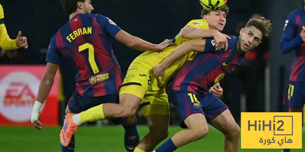 برشلونة مُجبر على مدافع كريستال بالاس