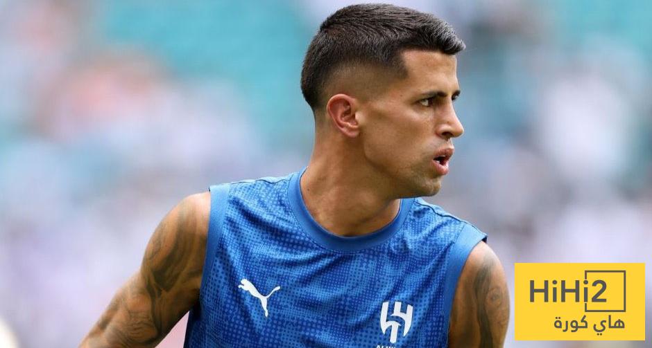 كانسيلو ينتظر تحرك من برشلونة