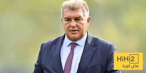 صورة .. لابورتا يلعب مباراة كرة قدم في جدة