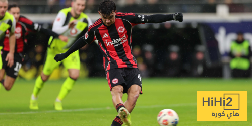 إحصائيات الشوط الأول لمباراة بوروسيا دورتموند وفرانكفورت