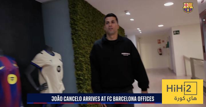 صورة.. قناة برشلونة تقطع البث المباشر لتقديم كانسيلو