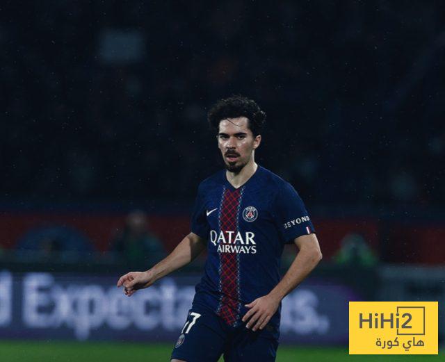 عين على فيتينيا في مباراة ليل 2 عين على فيتينيا في مباراة ليل 1