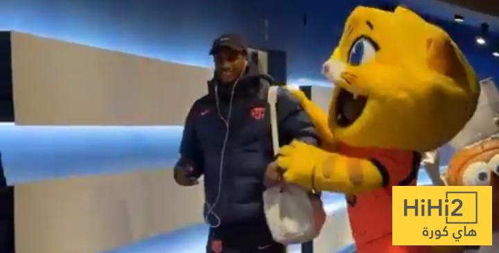 برشلونة يصل ملعب سوسيداد قبل لقاء الفريقين