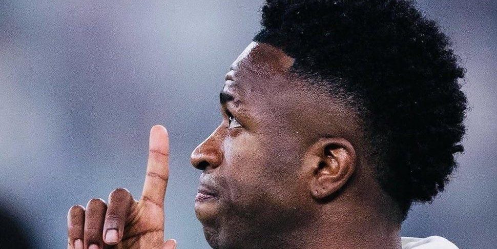 فينيسيوس يتخطى بنزيما وينضم لقائمة تاريخية