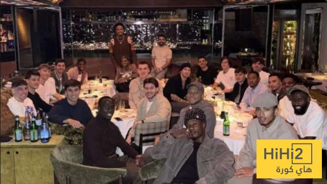 سخرية من العشاء الجماعي للاعبي الريال ! 1