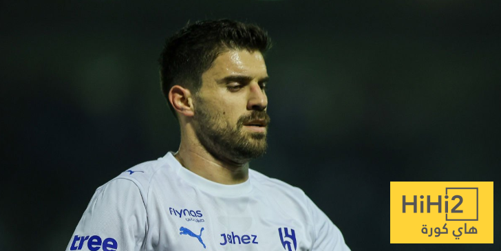 عين على نيفيز في مباراة الهلال والوحدة عين على نيفيز في مباراة الهلال والوحدة