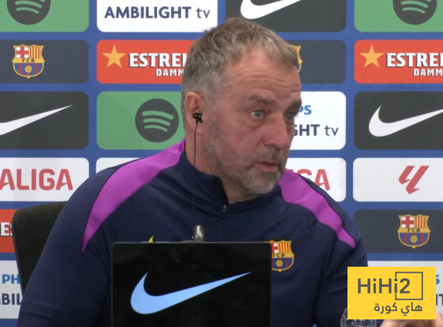 هل تمرد لاعبو برشلونة على فليك؟