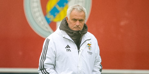 الرسم التكتيكي لتشكيلة بنفيكا ضد ريال مدريد الرسم التكتيكي لتشكيلة بنفيكا ضد ريال مدريد