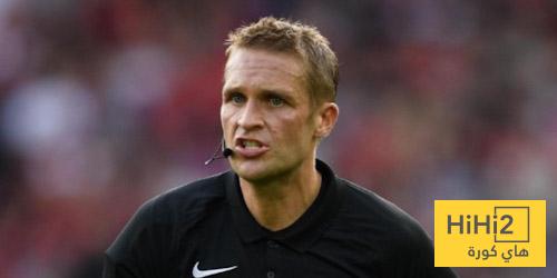 أرقام خاصة بحكم مباراة أستون فيلا وولفرهامبتون