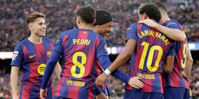 برشلونة بالعلامة الكاملة في الكامب نو