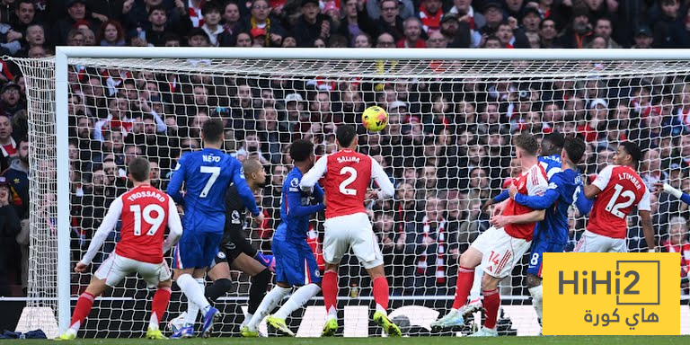 ارسنال يسجل الهدف الاول في شباك تشيلسي ارسنال يسجل الهدف الاول في شباك تشيلسي
