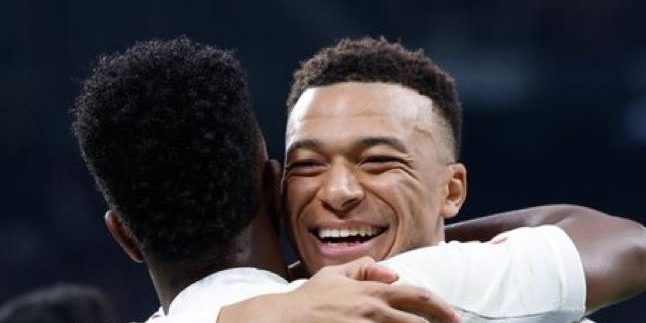 فينيسيوس: مبابي أفضل لاعب في العالم