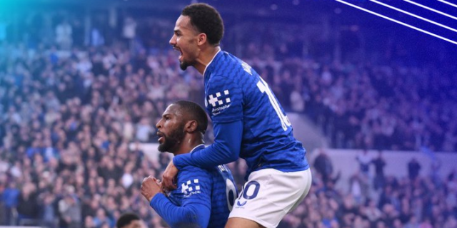 ايفرتون يضيف الهدف الثاني في شباك تشيلسي 1