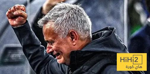 صور .. مورينيو يبكي على مدرب الحراس السابق لريال مدريد