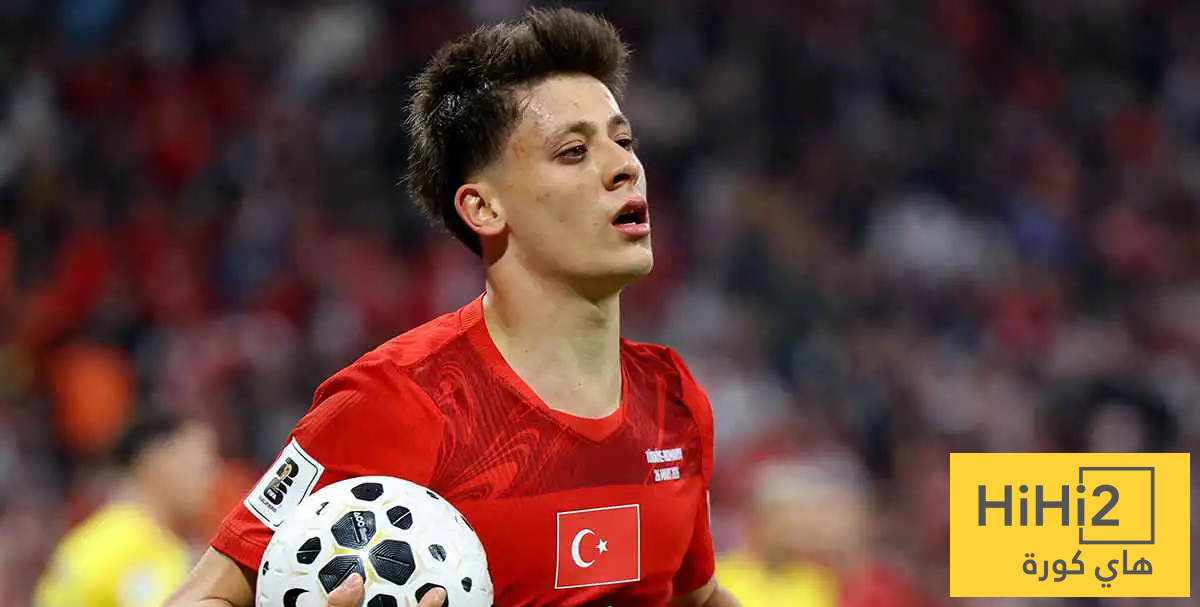 صورة : غولر يحتفل بتأهل المنتخب التركي للمونديال صورة : غولر يحتفل بتأهل المنتخب التركي للمونديال