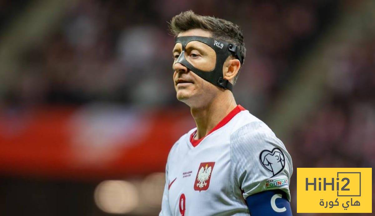 ليفاندوفسكي يكبح دموعه بعد ضياع حلم التأهل لمونديال 2026