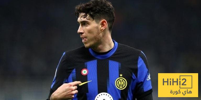 باستوني يهدد مستقبل ثنائي برشلونة