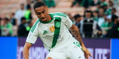 شوط أول باهت.. أرقام بلا تأثير لإنزو ميلوت مع الأهلي