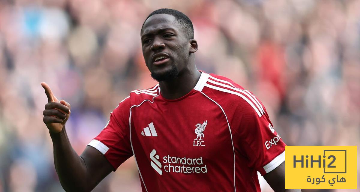 بسبب وضع كوناتي … ليفربول يراقب مدافع جديد