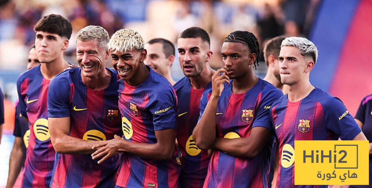 صور .. بعد نهاية مباراة أتلتيكو كل لاعبي برشلونة ذهبوا لتحية الجمهور إلا واحد !