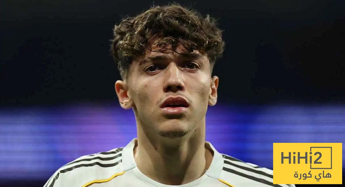 رغم عدم مشاركته .. بيتارش يحتفل بتتويج فريق الشباب بدوري الابطال