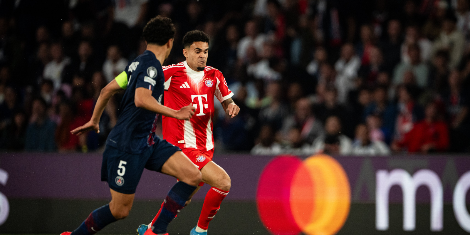 احصائيات الشوط الاول من مباراة باريس و بايرن ميونخ