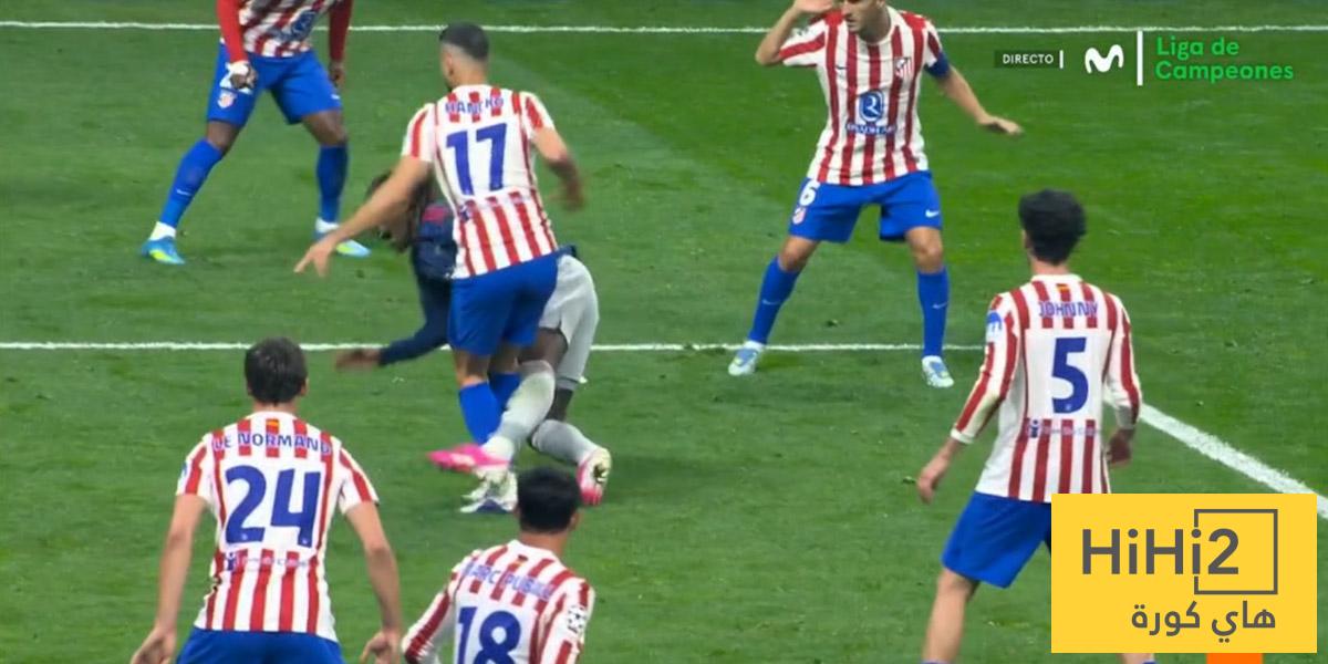 هل حُرم أرسنال من ركلة جزاء صحيحة أمام أتلتيكو ؟