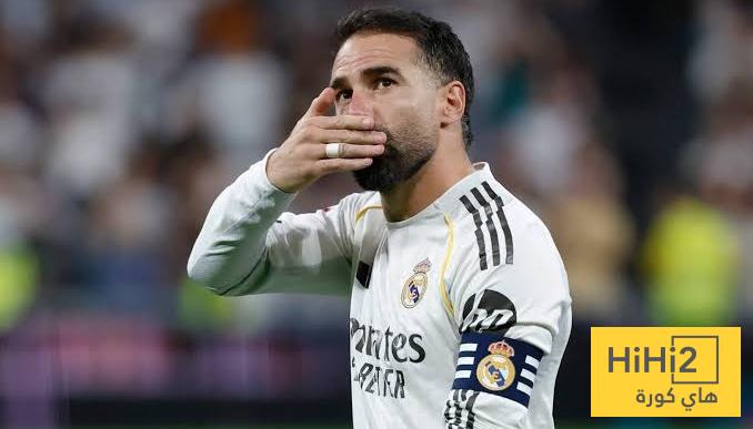 جماهير ريال مدريد تصرخ في وجه كارفخال لحظة خروجه من الفالديبيباس