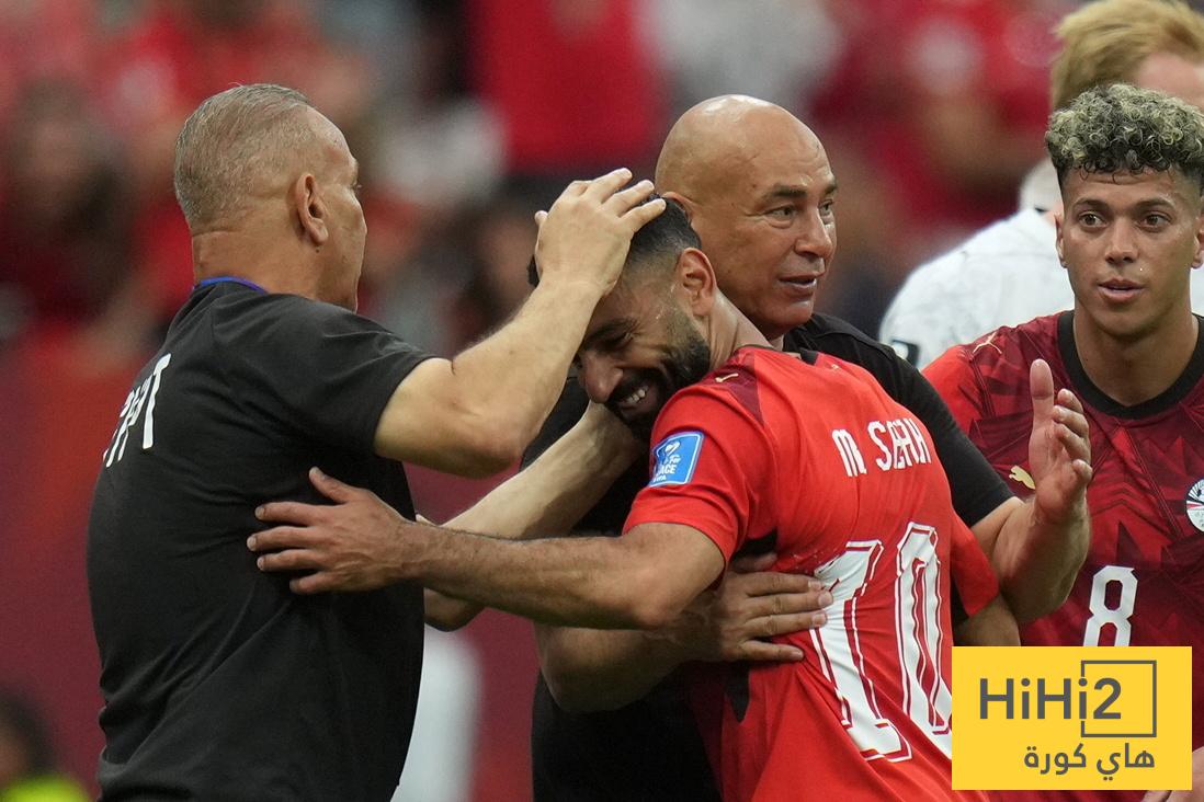 صحيفة الموندو عن حسام حسن: مؤثر وأسطورة على مقاعد بدلاء منتخب مصر