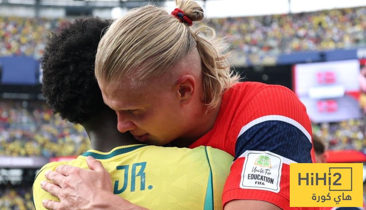 موقع الملاعب : صورة .. فينيسيوس يقاطع مقابلة هالاند ، والسبب ..!