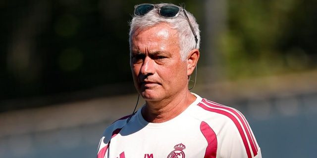 مورينيو يتمسك بلاعب ريال مدريد المنبوذ.. ما السر؟!