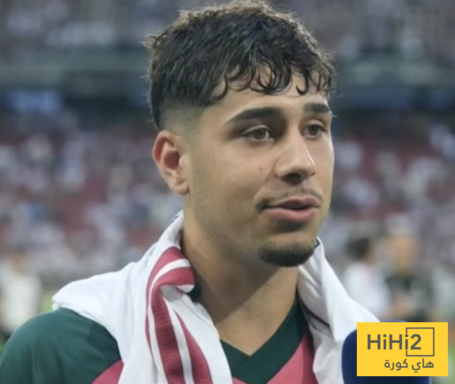 أليكسيس سيريا يكشف ما طلبه مورينيو منه قبل مباراة فيورنتينا