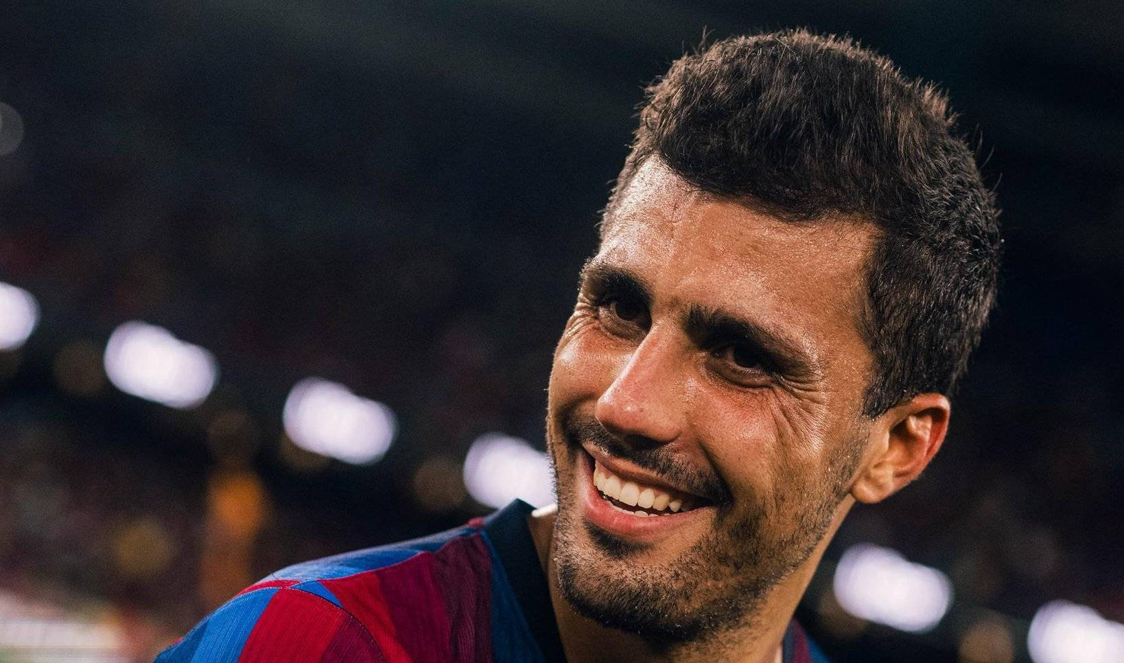 كيف غير رودري موقف جماهير برشلونة من صفقة ألفاريز