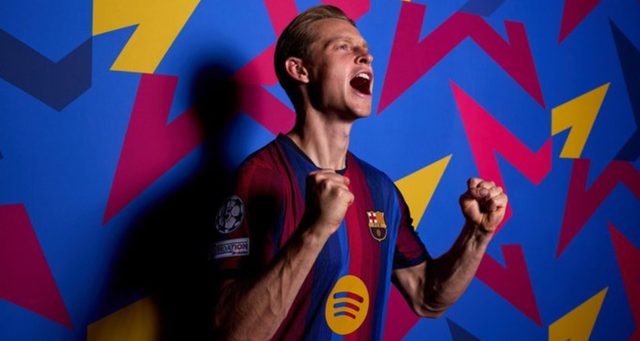 نبأ قد يزعج جماهير برشلونة يتعلق بـ دي يونغ