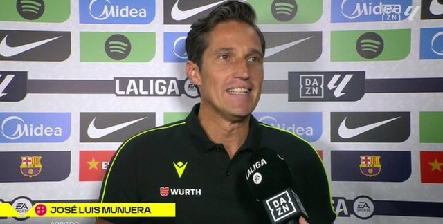 تصريحات حكم لقاء برشلونة وراسينغ قبل انطلاق المباراة