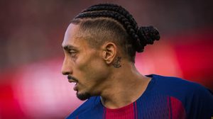 لماذا تحذر الجماهير برشلونة قبل التجديد لرافينيا؟