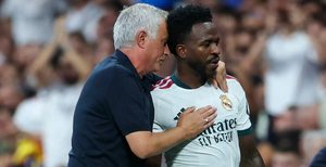 صورة تحرج ادارة ريال مدريد ومورينيو نفسه