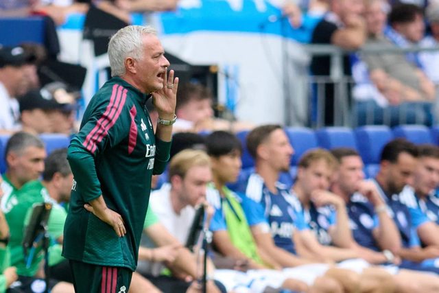 نجم ريال مدريد يبحث عن طريق للهروب من مورينيو