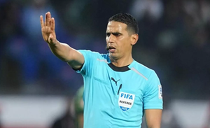 من هو جلال جيد حكم نهائي خليجي 27؟.. من ملاعب المغرب إلى كأس العالم